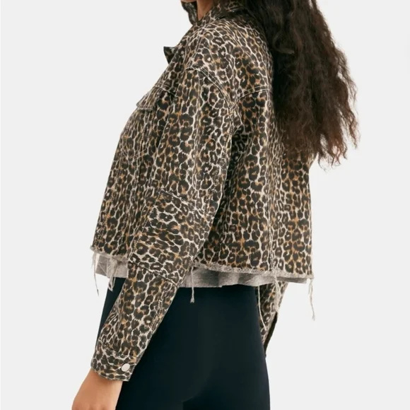 Free People Women's Cheetah Print Raw Hem Denim Jacket Oversized Cropped Medium - Picture 12 of 13